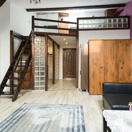 Апартаменты Gorgeous Loft In Perfect Location! Краков Экстерьер фото
